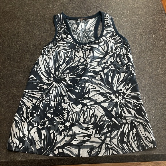 1 Limited & 4 Loft decorative tanks - Picture 2 of 11